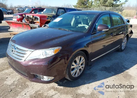 2011 Toyota Avalon z USA, uszkodzony, nr VIN 4T1BK3DB1BU432510